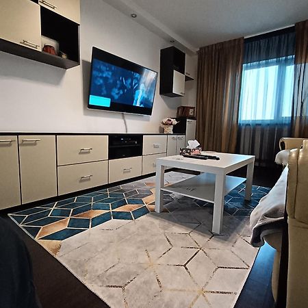 Adrian Home 3 Rooms Apartment Ploieşti Exterior foto